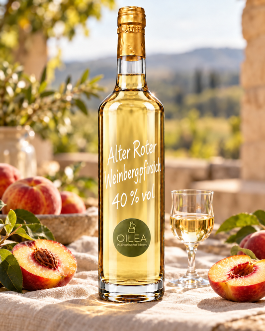 Alter Roter Weinbergpfirsich 40 % vol in der OILEA-Flasche in einer passenden Genuss-Szene – Serviervorschlag