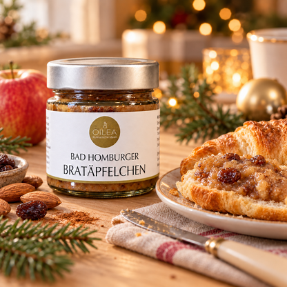 Bad Homburger Bratäpfelchen mit Croissant und Apfel-Mandel-Aufstrich auf einer weihnachtlichen Frühstückstafel
