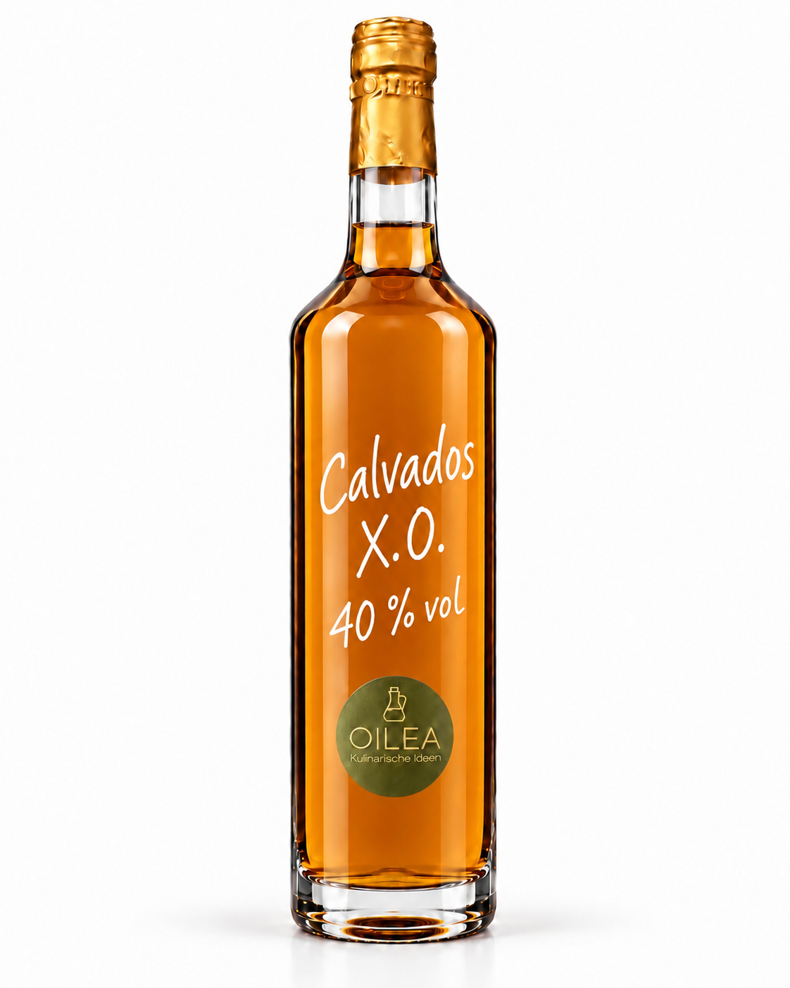 Calvados X.O. 40 % vol in der OILEA-Geradhalsflasche auf weißem Hintergrund