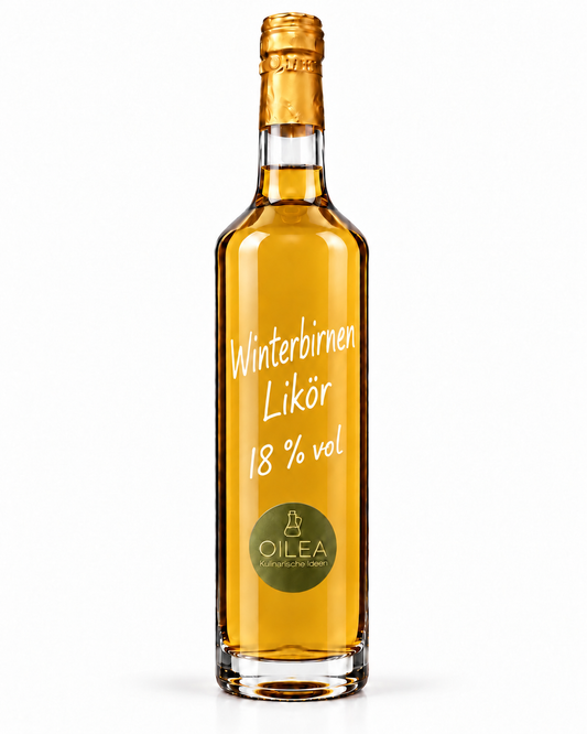 Winterbirnen Likör 18 % vol in der OILEA-Geradhalsflasche auf weißem Hintergrund